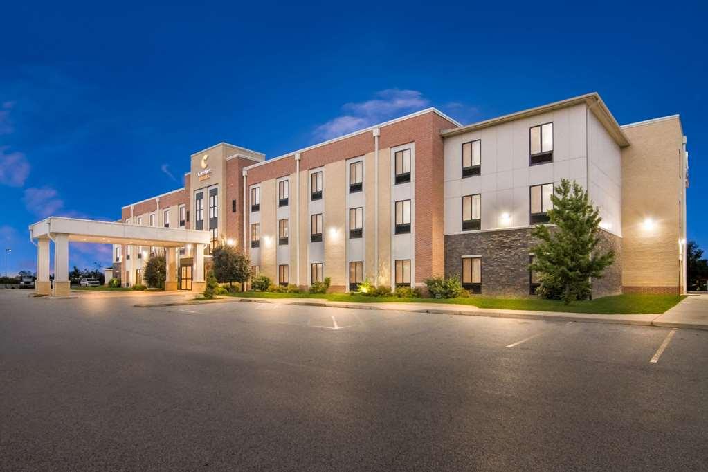 Comfort Suites Rensselaer Near Fair Oaks Exterior photo