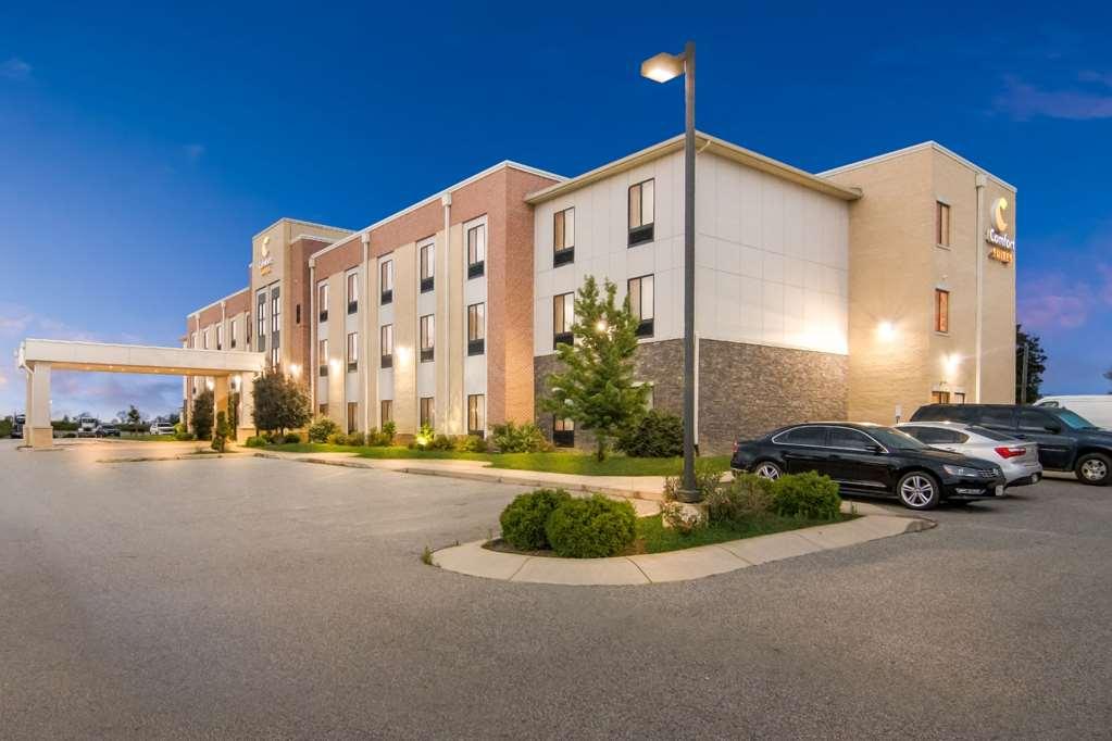 Comfort Suites Rensselaer Near Fair Oaks Exterior photo