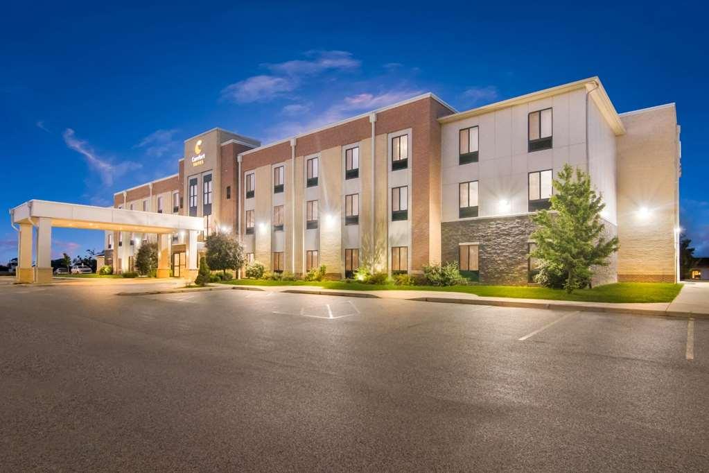 Comfort Suites Rensselaer Near Fair Oaks Exterior photo